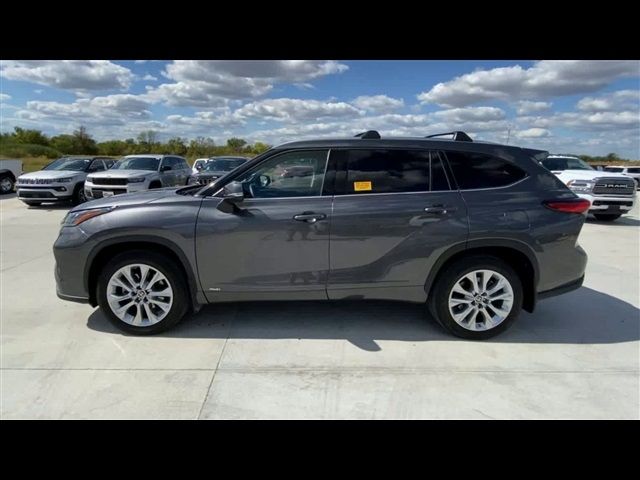 2022 Toyota Highlander Hybrid Limited