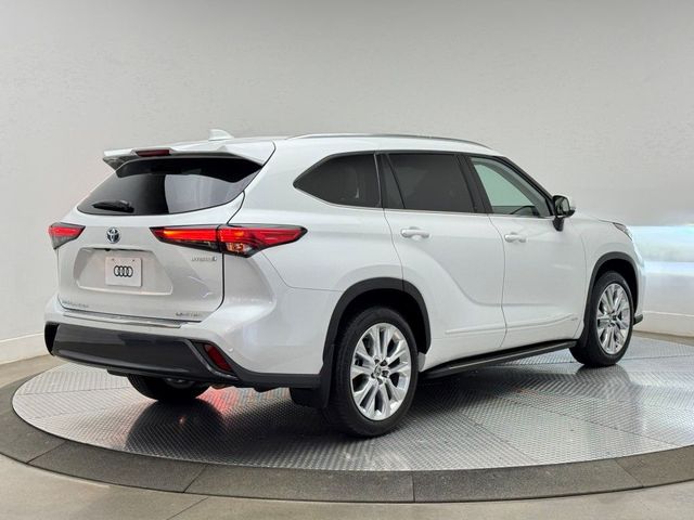 2022 Toyota Highlander Hybrid Limited