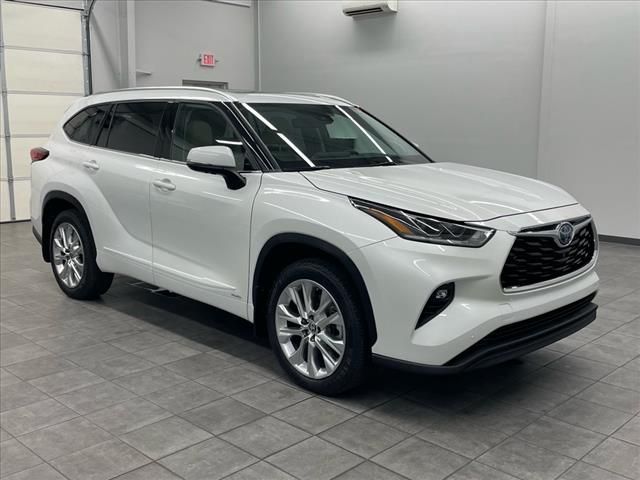 2022 Toyota Highlander Hybrid Limited