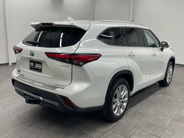 2022 Toyota Highlander Hybrid Limited