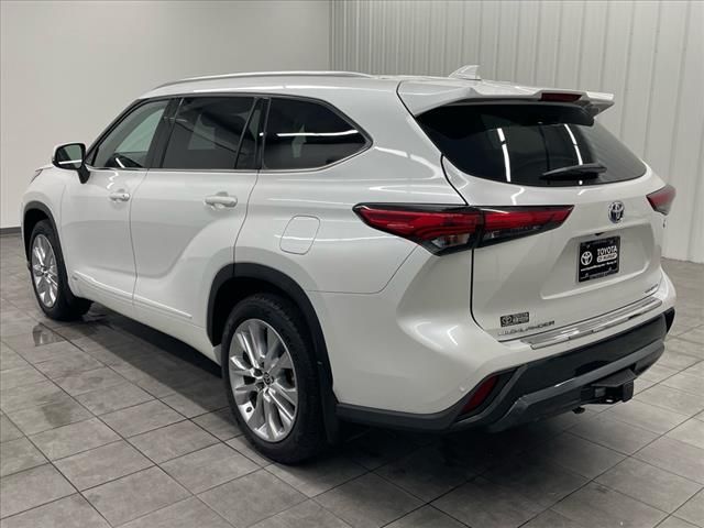 2022 Toyota Highlander Hybrid Limited