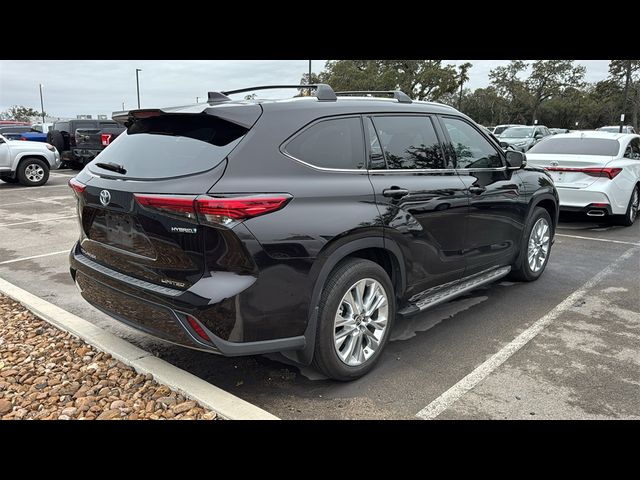 2022 Toyota Highlander Hybrid Limited