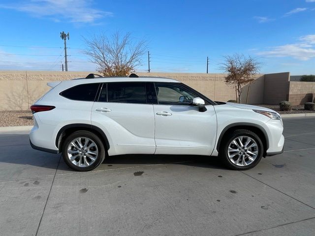 2022 Toyota Highlander Hybrid Limited