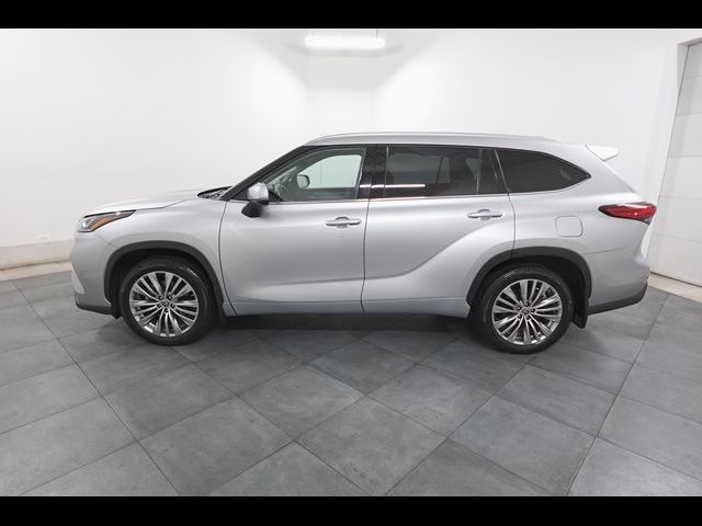 2022 Toyota Highlander Hybrid Platinum