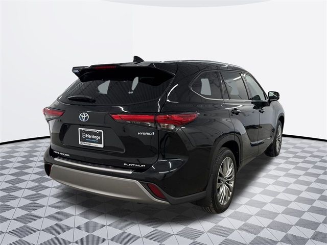 2022 Toyota Highlander Hybrid Platinum