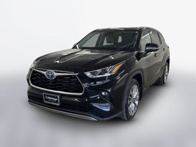 2022 Toyota Highlander Hybrid Platinum