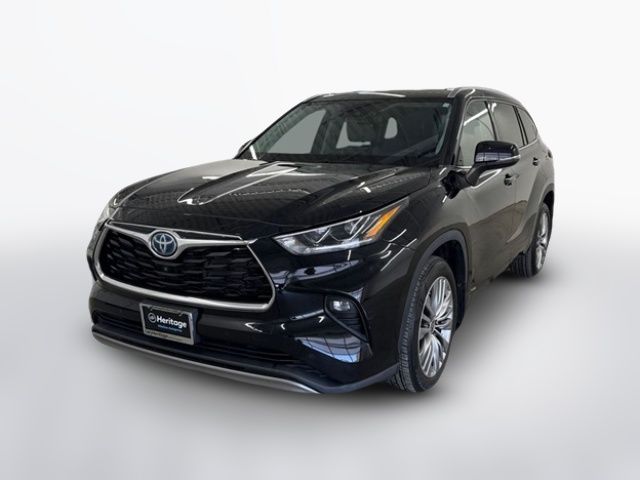 2022 Toyota Highlander Hybrid Platinum