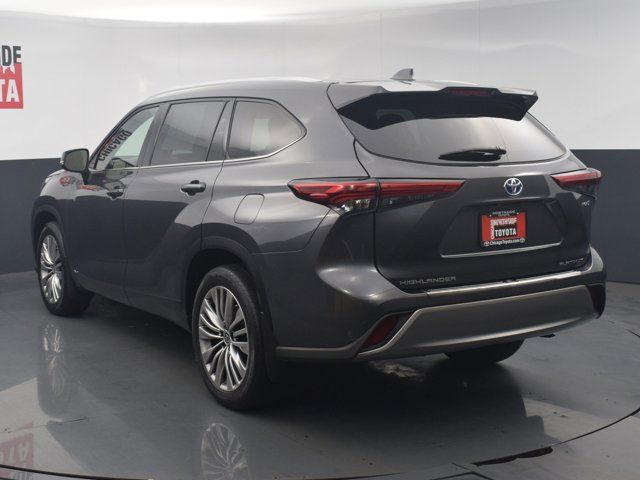 2022 Toyota Highlander Hybrid Platinum