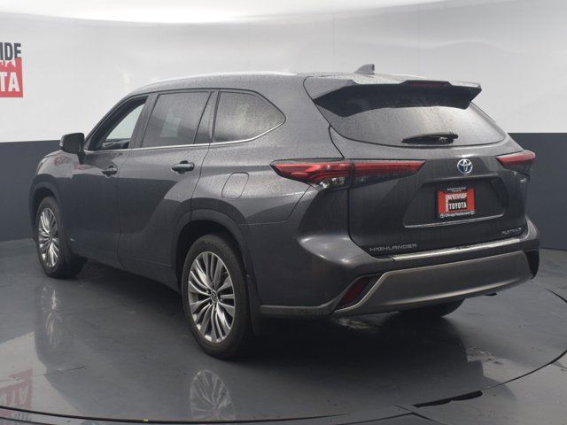 2022 Toyota Highlander Hybrid Platinum