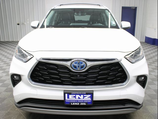 2022 Toyota Highlander Hybrid Platinum