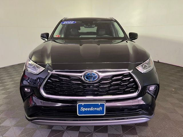 2022 Toyota Highlander Hybrid Platinum