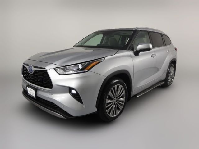 2022 Toyota Highlander Hybrid Platinum