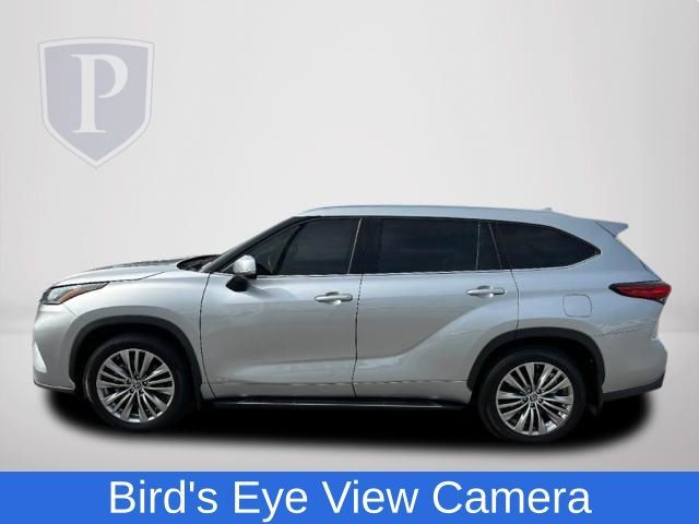 2022 Toyota Highlander Hybrid Platinum