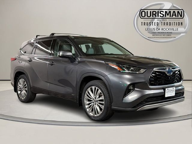 2022 Toyota Highlander Hybrid Platinum