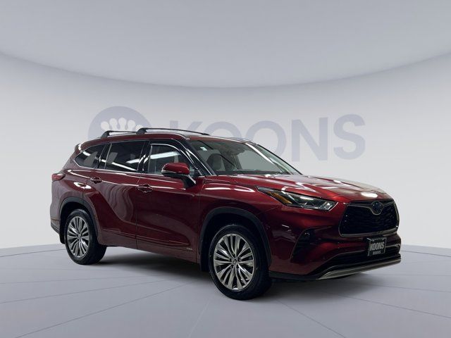 2022 Toyota Highlander Hybrid Platinum
