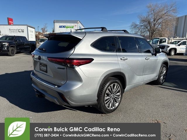 2022 Toyota Highlander Hybrid Platinum