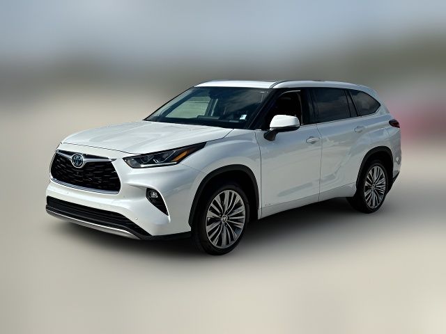 2022 Toyota Highlander Hybrid Platinum