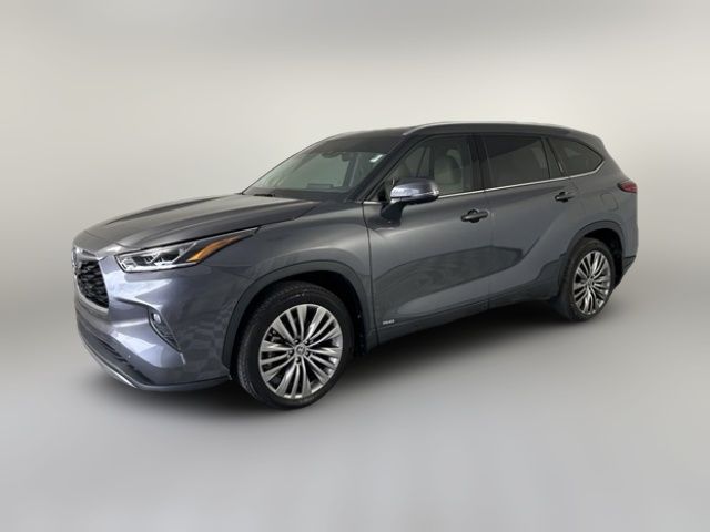 2022 Toyota Highlander Hybrid Platinum