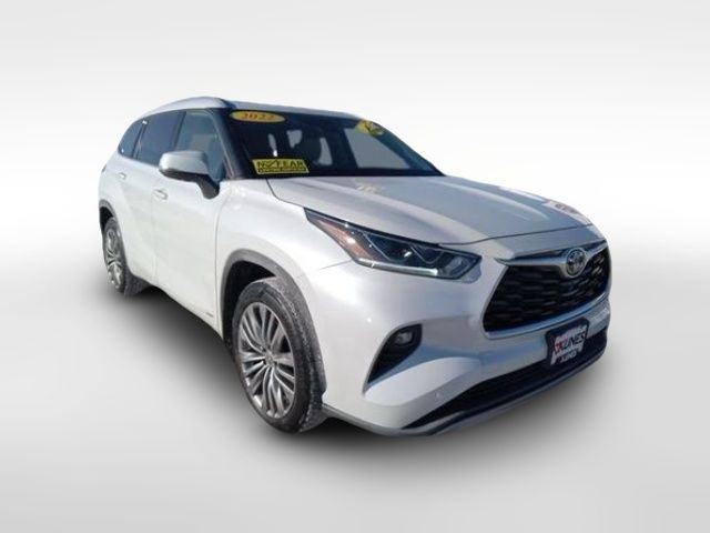 2022 Toyota Highlander Hybrid Platinum