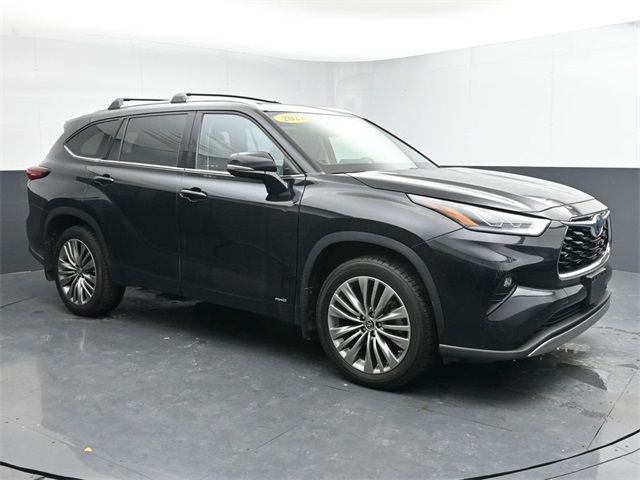 2022 Toyota Highlander Hybrid Platinum