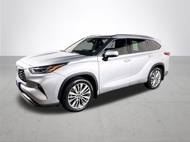 2022 Toyota Highlander Hybrid Platinum