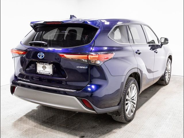 2022 Toyota Highlander Hybrid Platinum