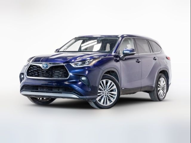 2022 Toyota Highlander Hybrid Platinum