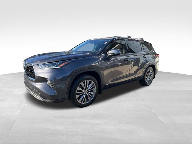 2022 Toyota Highlander Hybrid Platinum