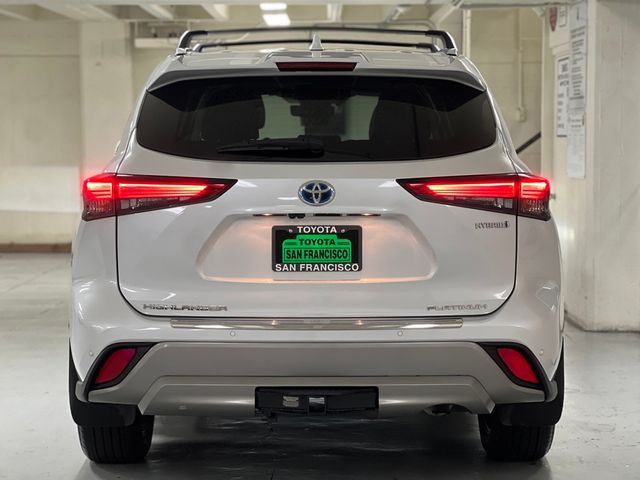 2022 Toyota Highlander Hybrid Platinum