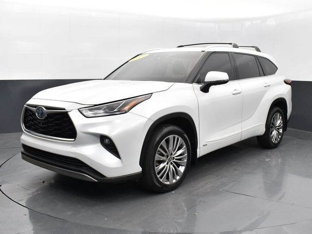 2022 Toyota Highlander Hybrid Platinum