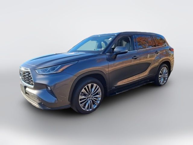 2022 Toyota Highlander Hybrid Platinum