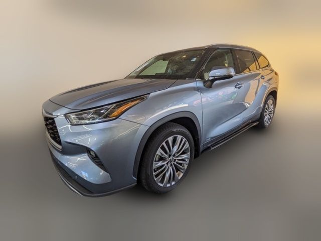 2022 Toyota Highlander Hybrid Platinum