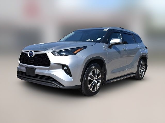 2022 Toyota Highlander Hybrid XLE