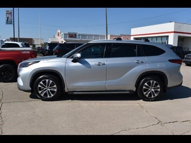 2022 Toyota Highlander Hybrid XLE