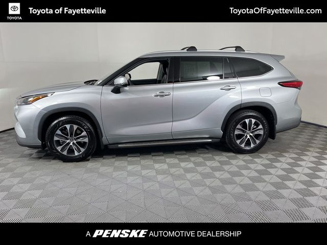 2022 Toyota Highlander Hybrid XLE