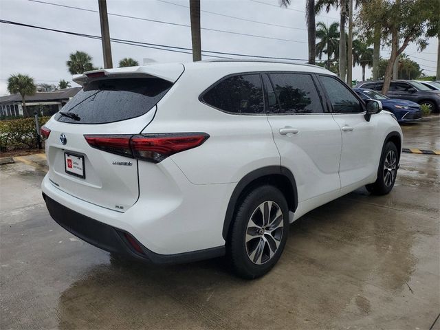 2022 Toyota Highlander Hybrid XLE