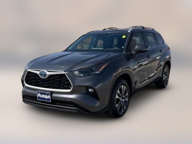 2022 Toyota Highlander Hybrid XLE