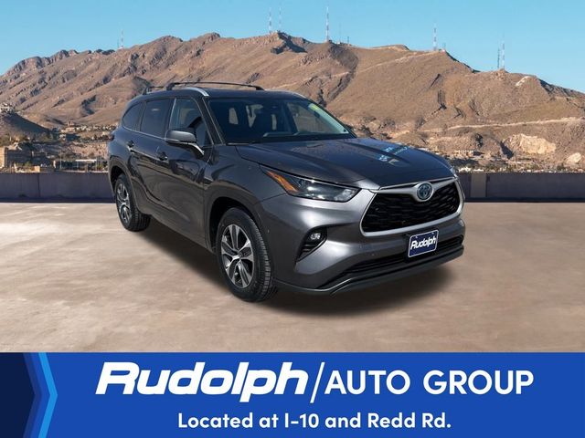 2022 Toyota Highlander Hybrid XLE