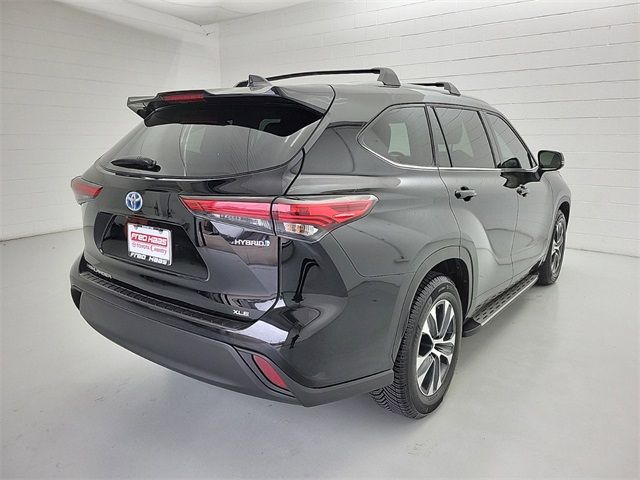 2022 Toyota Highlander Hybrid XLE