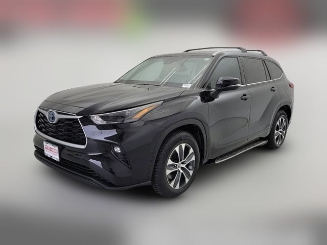 2022 Toyota Highlander Hybrid XLE