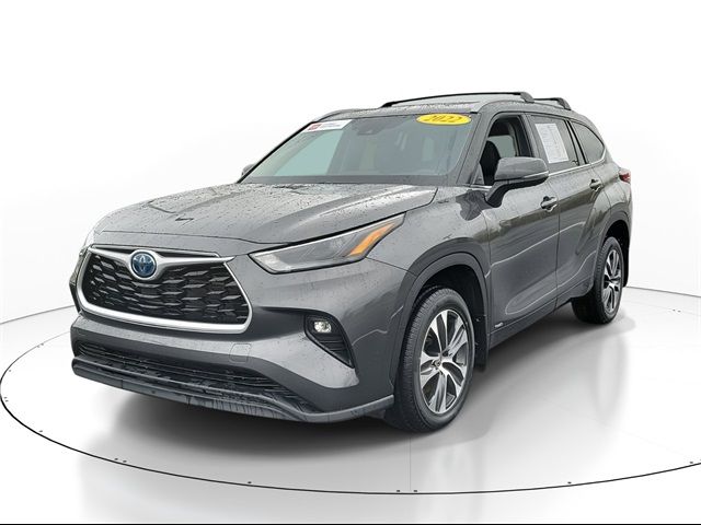 2022 Toyota Highlander Hybrid XLE