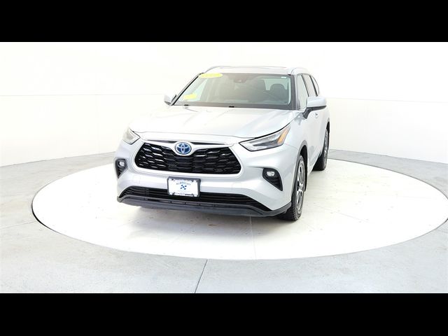 2022 Toyota Highlander Hybrid XLE