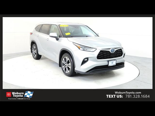 2022 Toyota Highlander Hybrid XLE