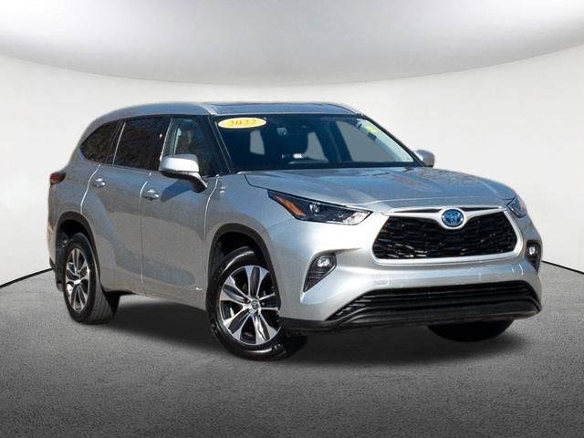 2022 Toyota Highlander Hybrid XLE