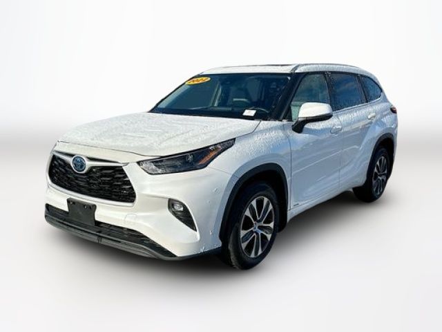 2022 Toyota Highlander Hybrid XLE