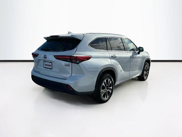 2022 Toyota Highlander Hybrid XLE