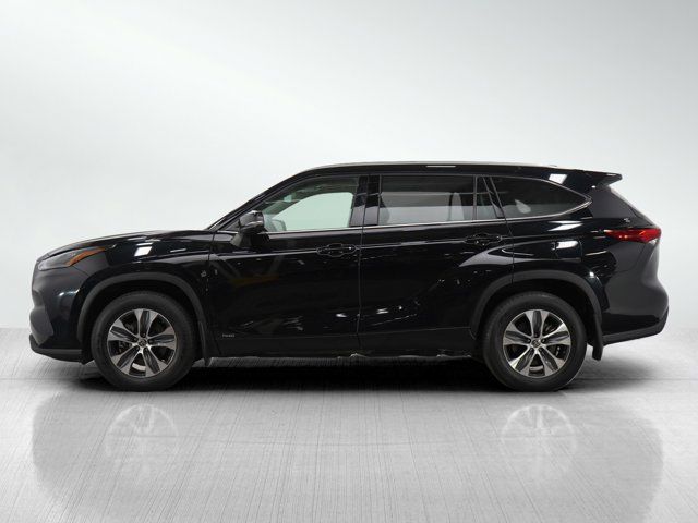 2022 Toyota Highlander Hybrid XLE