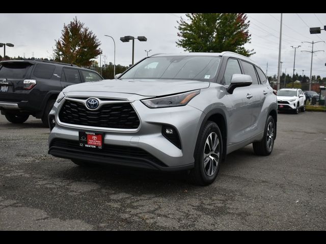 2022 Toyota Highlander Hybrid XLE