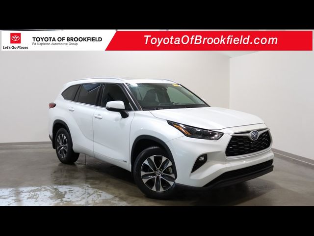 2022 Toyota Highlander Hybrid XLE