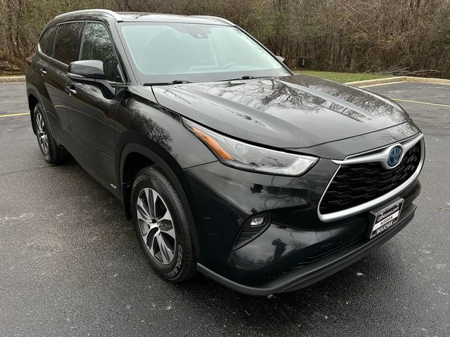 2022 Toyota Highlander Hybrid XLE